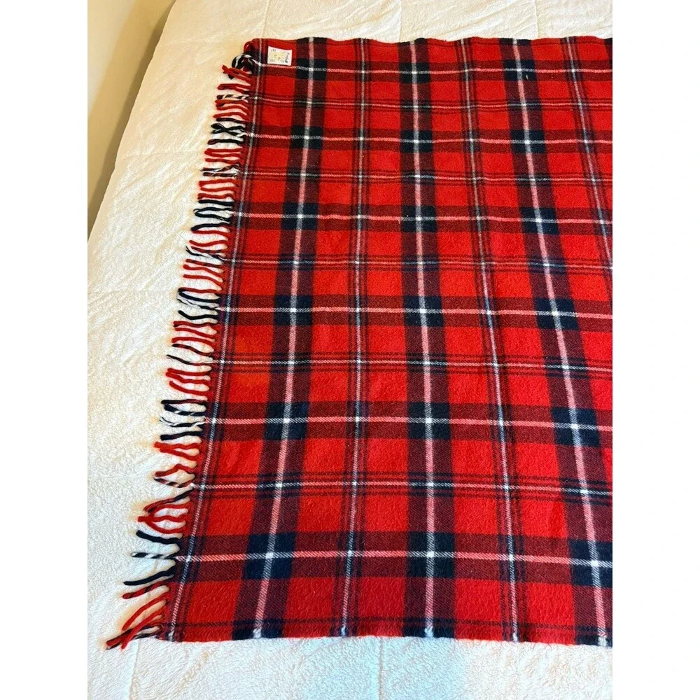 Vintage Faribo Acrylic Red Black & White Plaid Stadium Throw/Lap Blanket 52x45